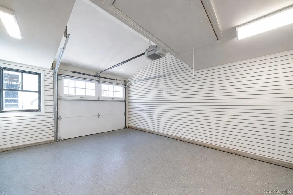 347 Broadway Carle Place NY 11514