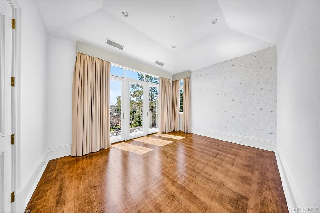 17 North Drive Malba NY 11357