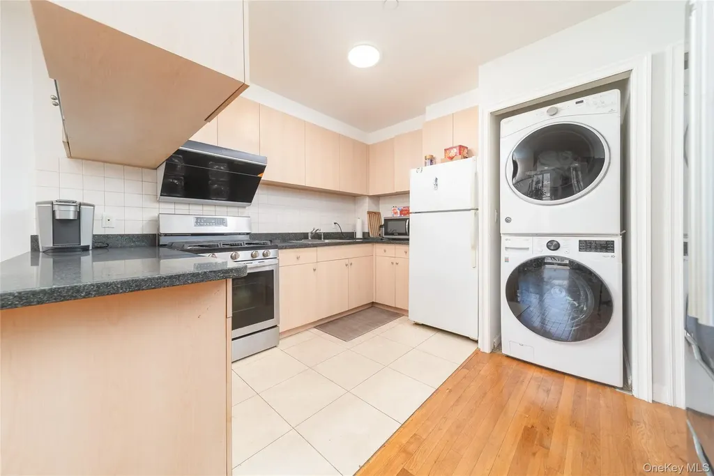 146-14 35th Avenue Flushing NY 11354