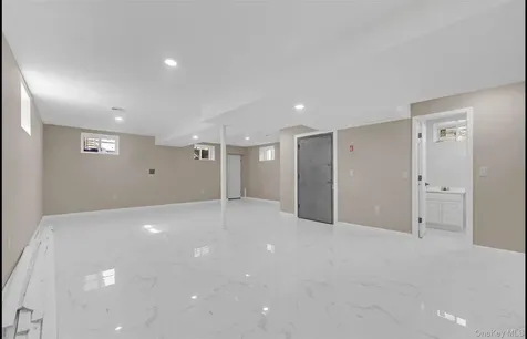 16517 144th Drive Springfield Gardens NY 11434
