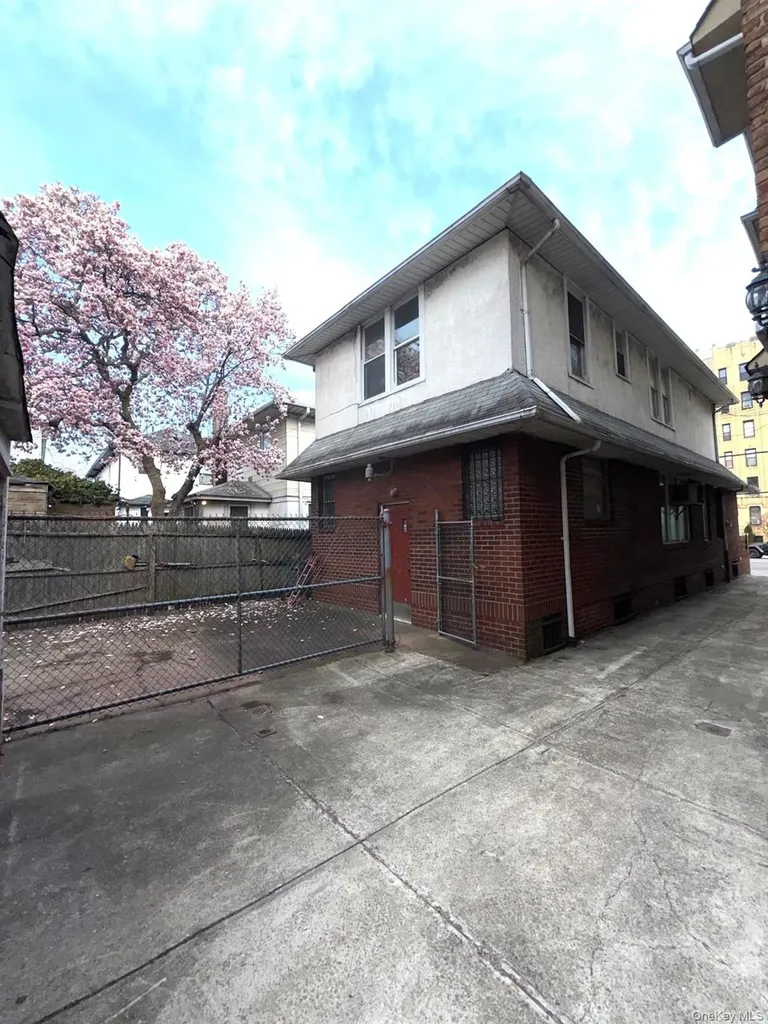1609 Avenue P Brooklyn NY 11229