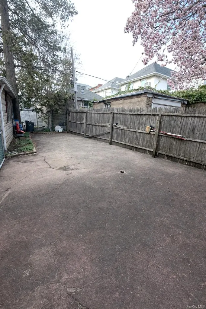 1609 Avenue P Brooklyn NY 11229