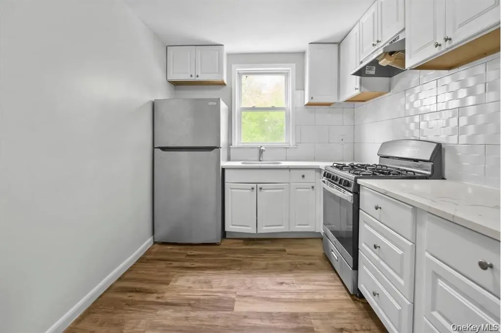 15 Vernon Terrace Poughkeepsie NY 12601