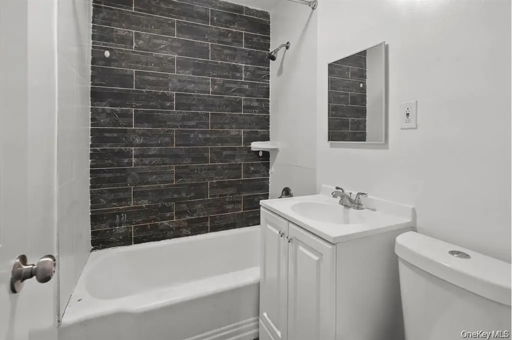 15 Vernon Terrace Poughkeepsie NY 12601