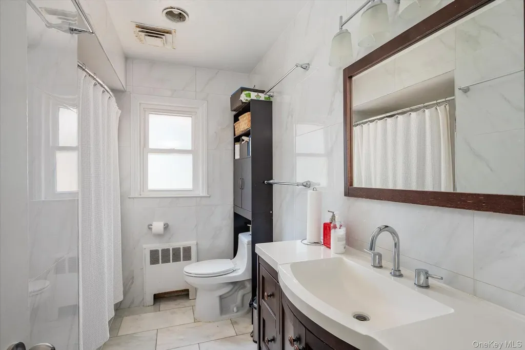 36 Nirvana Avenue Great Neck NY 11023