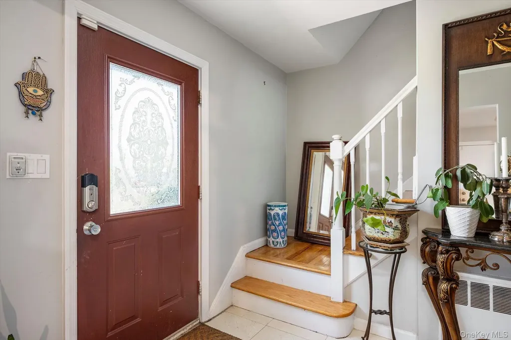36 Nirvana Avenue Great Neck NY 11023