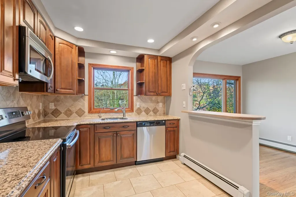 29 Potter Lane Halesite NY 11743