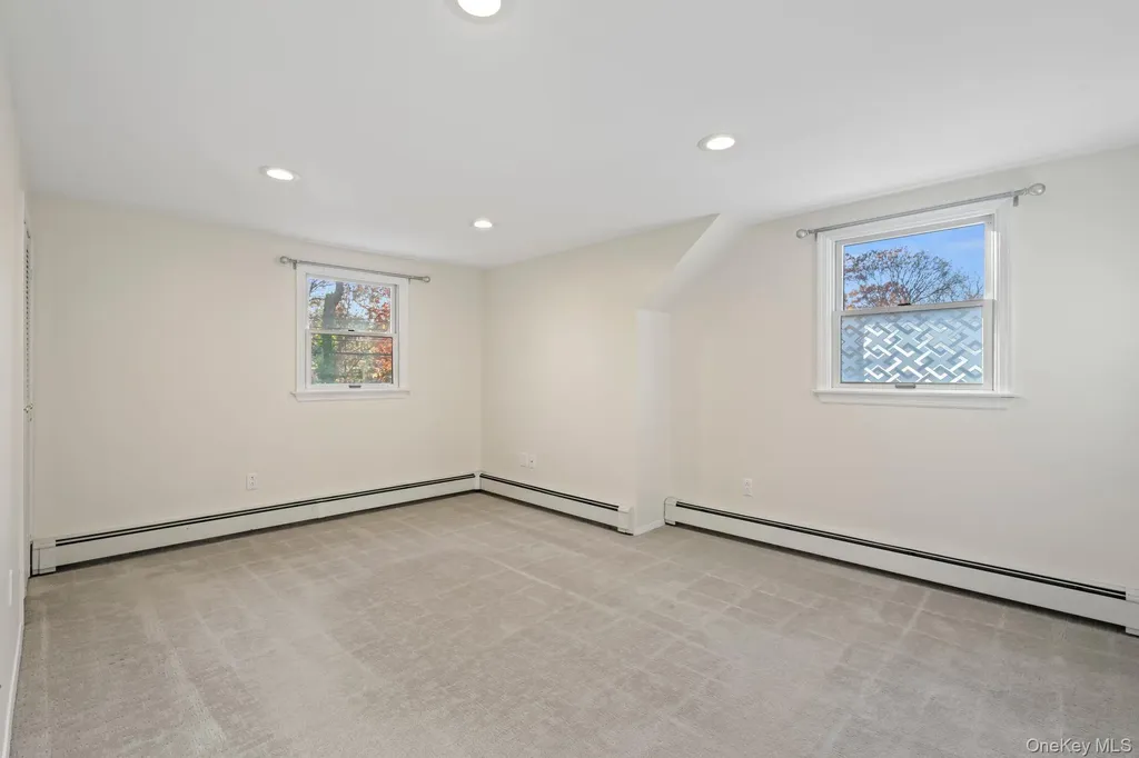 29 Potter Lane Halesite NY 11743