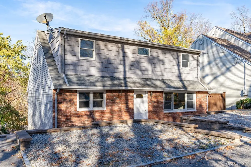 29 Potter Lane Halesite NY 11743