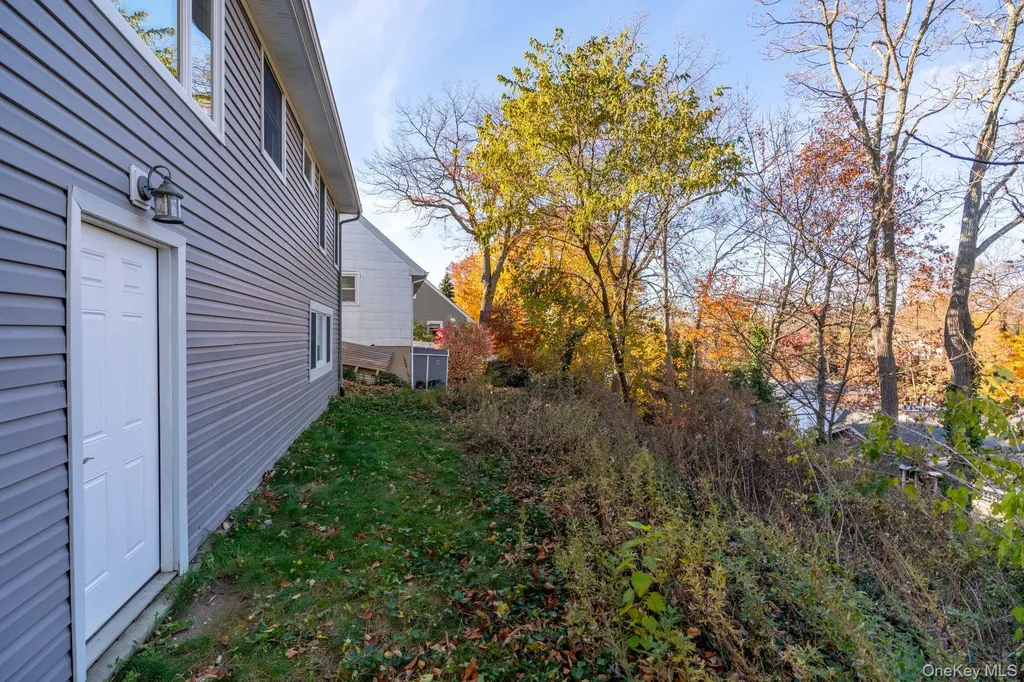 29 Potter Lane Halesite NY 11743