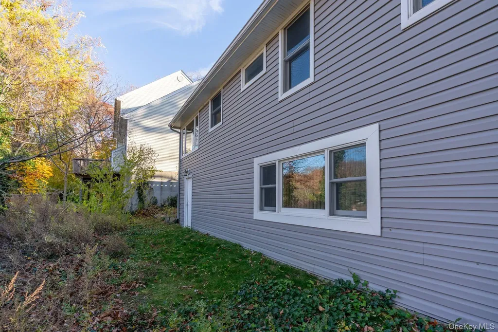 29 Potter Lane Halesite NY 11743