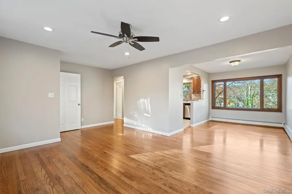 29 Potter Lane Halesite NY 11743