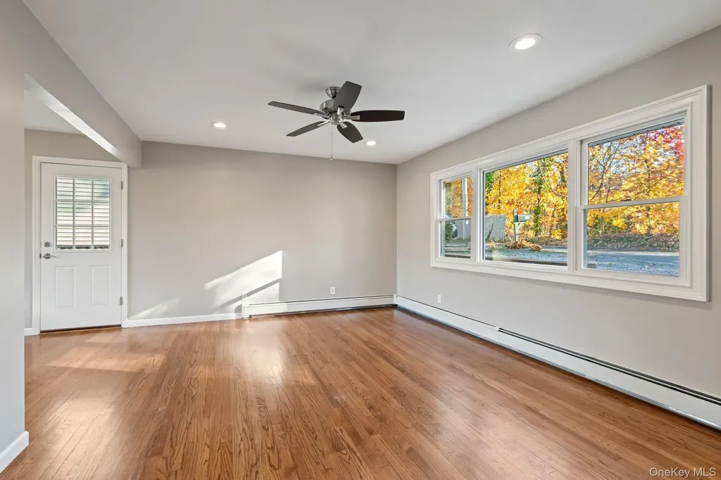 29 Potter Lane Halesite NY 11743