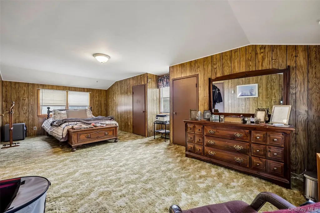 58 Oxford Street Roslyn Heights NY 11577