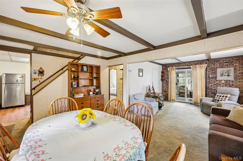 58 Oxford Street Roslyn Heights NY 11577