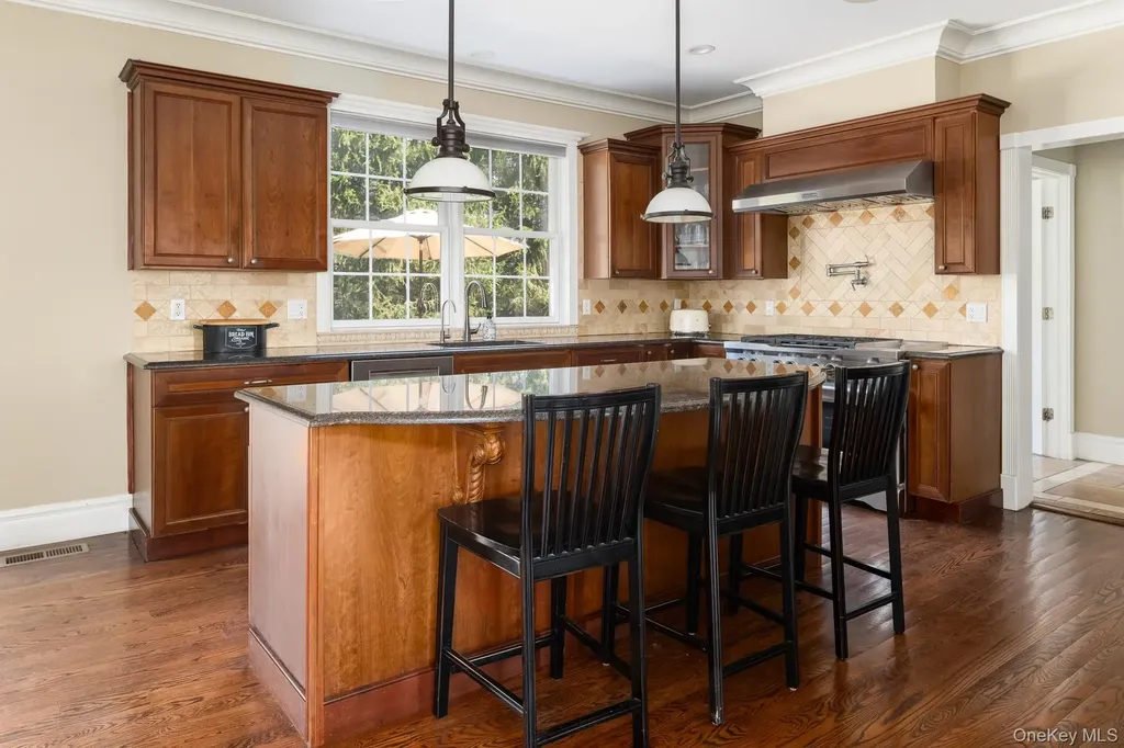 6 Cliff Place Armonk NY 10504