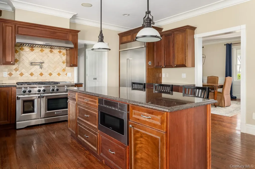 6 Cliff Place Armonk NY 10504
