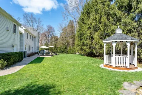 6 Cliff Place Armonk NY 10504
