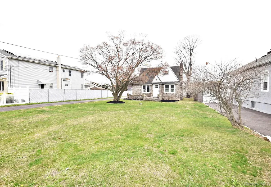 229 14th Street West Babylon NY 11704