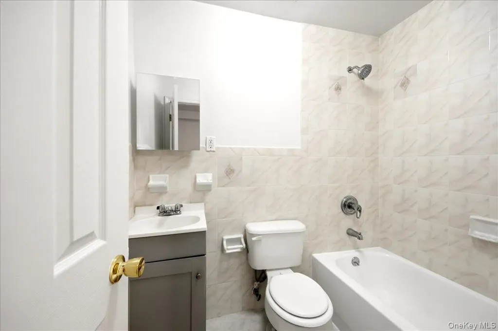 82 Morningside Avenue Yonkers NY 10703