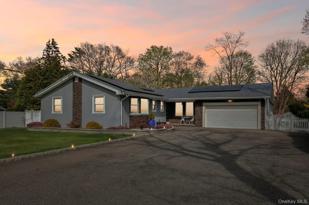 11 Mid Place Bohemia NY 11716
