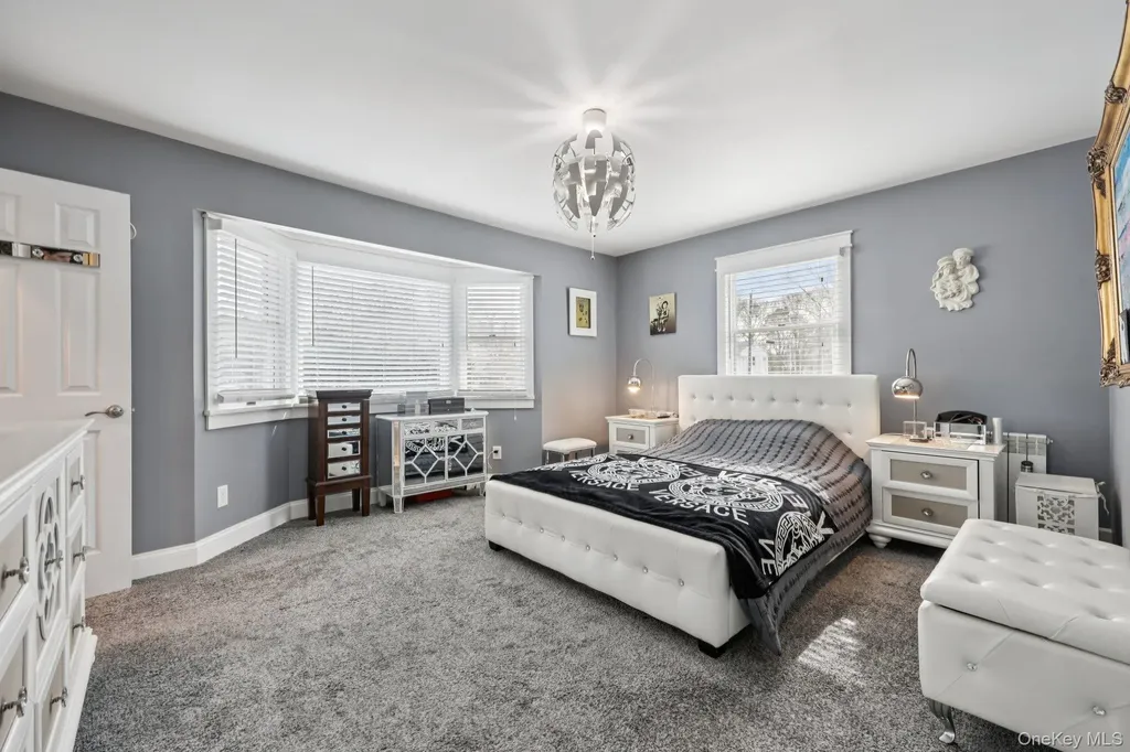 11 Mid Place Bohemia NY 11716
