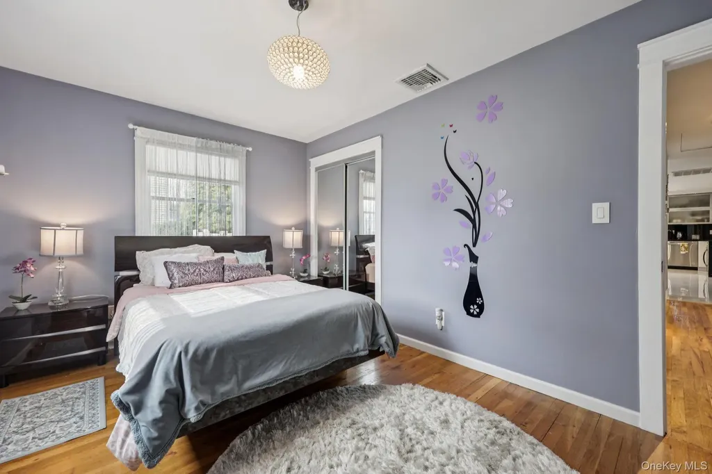11 Mid Place Bohemia NY 11716