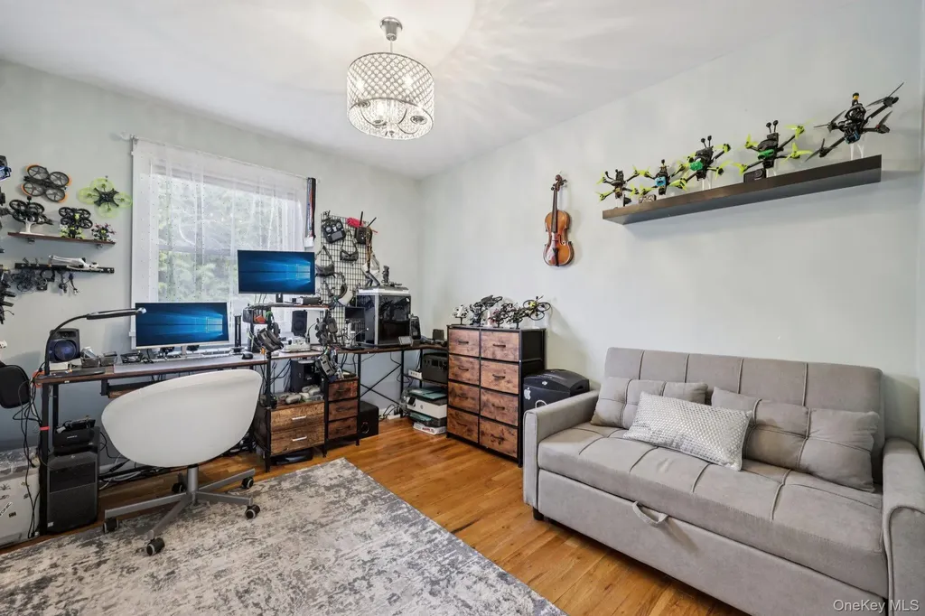 11 Mid Place Bohemia NY 11716