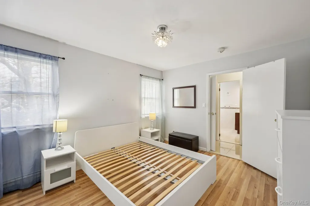 11 Mid Place Bohemia NY 11716