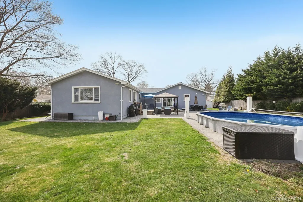 11 Mid Place Bohemia NY 11716
