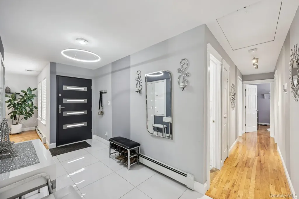 11 Mid Place Bohemia NY 11716