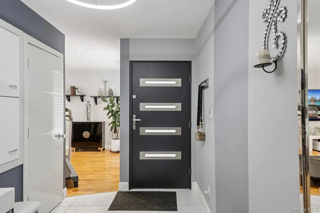 11 Mid Place Bohemia NY 11716