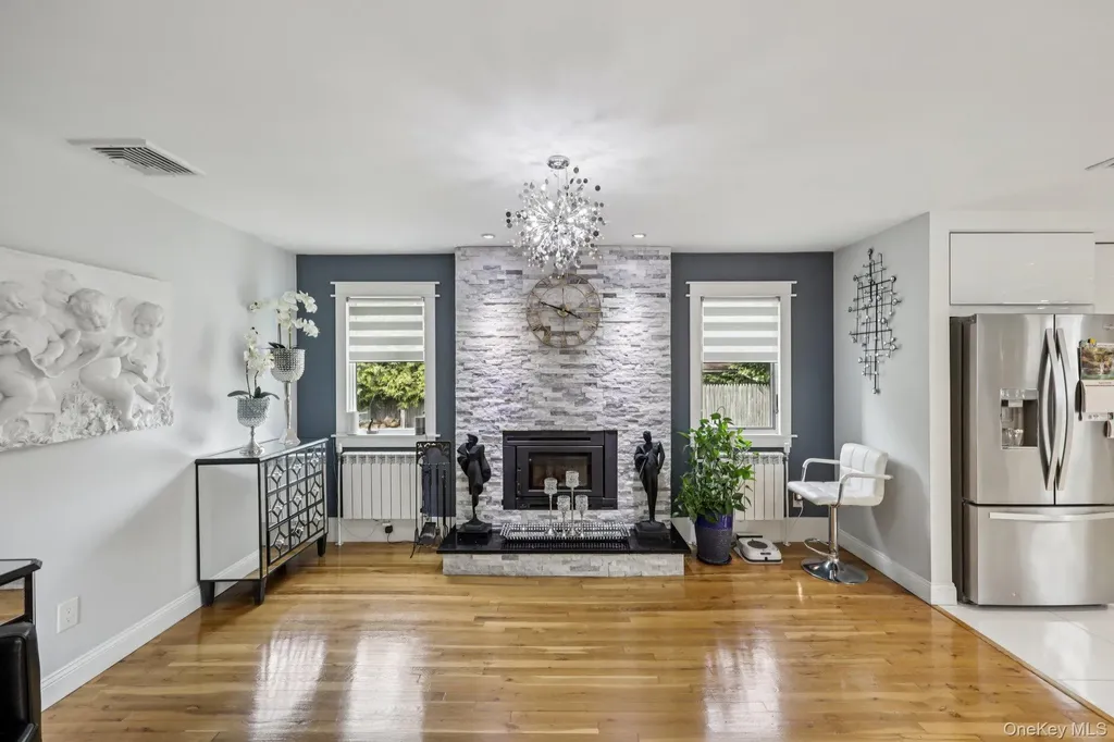 11 Mid Place Bohemia NY 11716