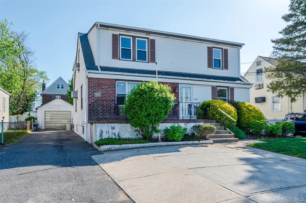 126 Scranton Avenue Lynbrook NY 11563