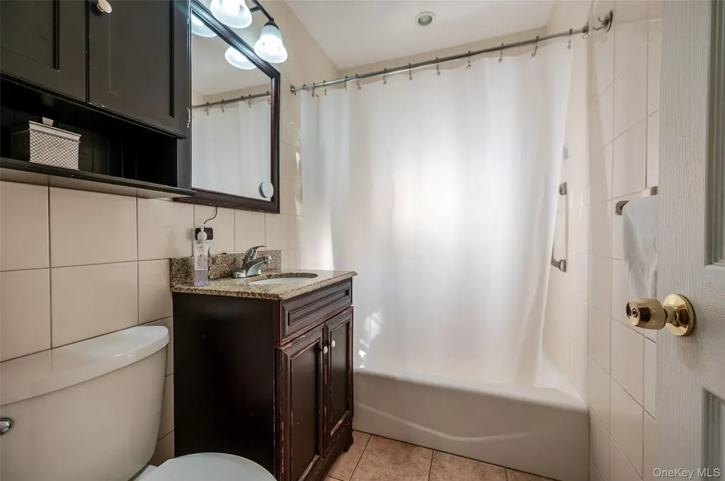 126 Scranton Avenue Lynbrook NY 11563