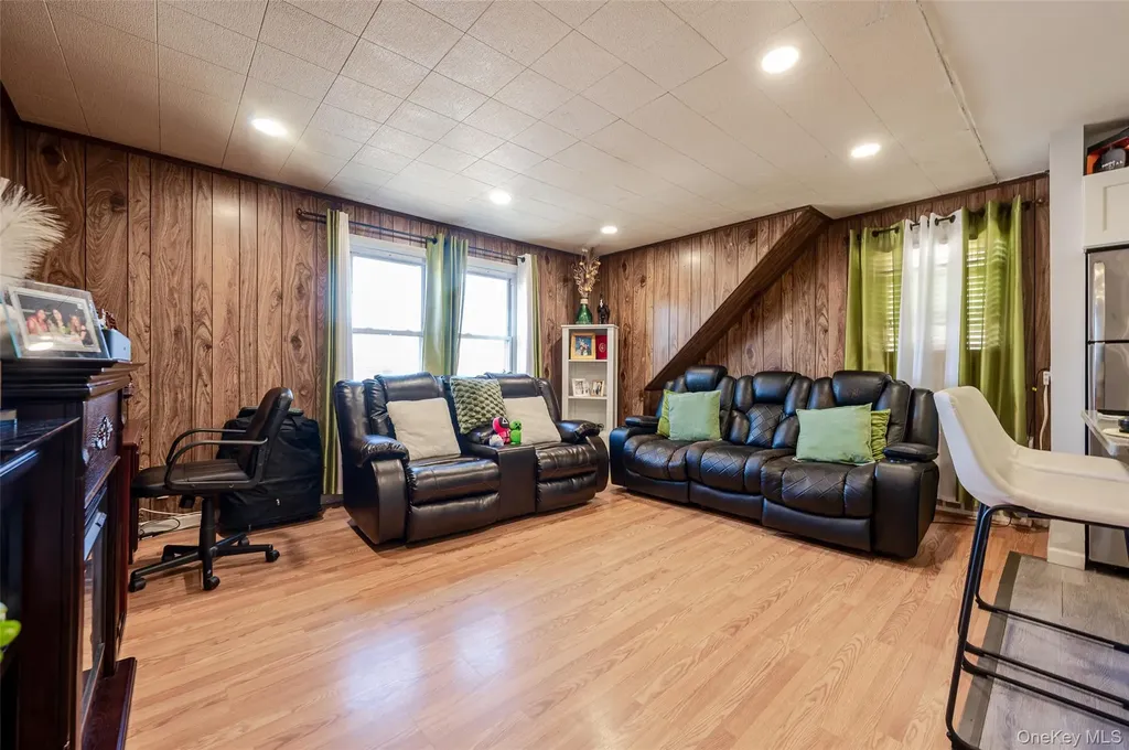 126 Scranton Avenue Lynbrook NY 11563
