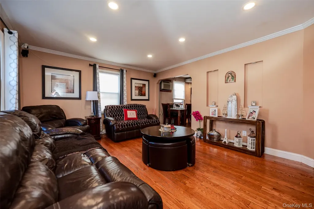 126 Scranton Avenue Lynbrook NY 11563