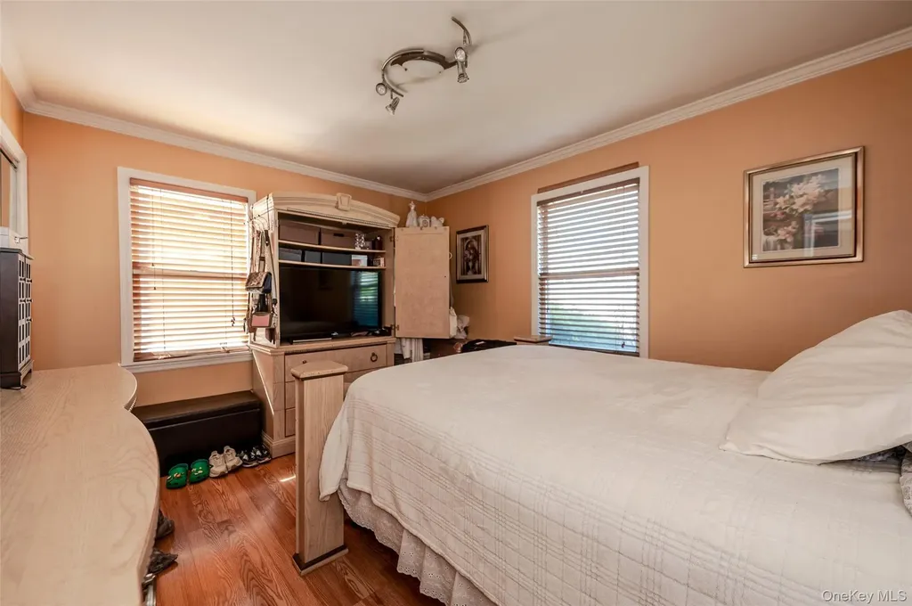 126 Scranton Avenue Lynbrook NY 11563