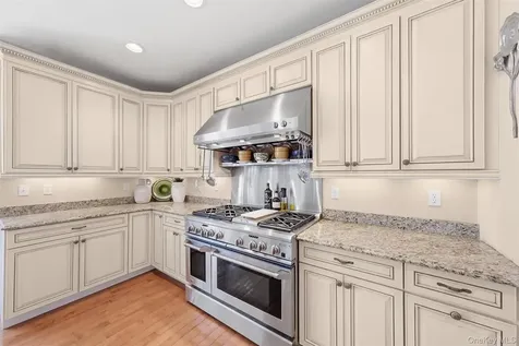 226 Buttonwood Way Hopewell Junction NY 12533