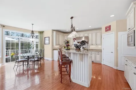 226 Buttonwood Way Hopewell Junction NY 12533