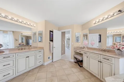 226 Buttonwood Way Hopewell Junction NY 12533