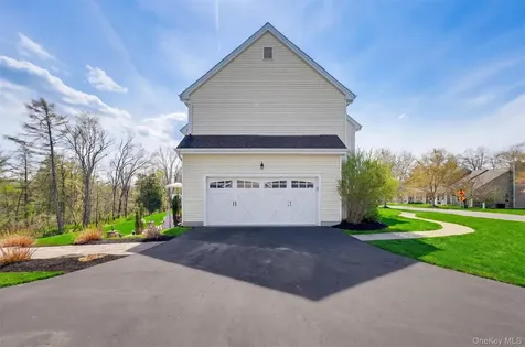 226 Buttonwood Way Hopewell Junction NY 12533