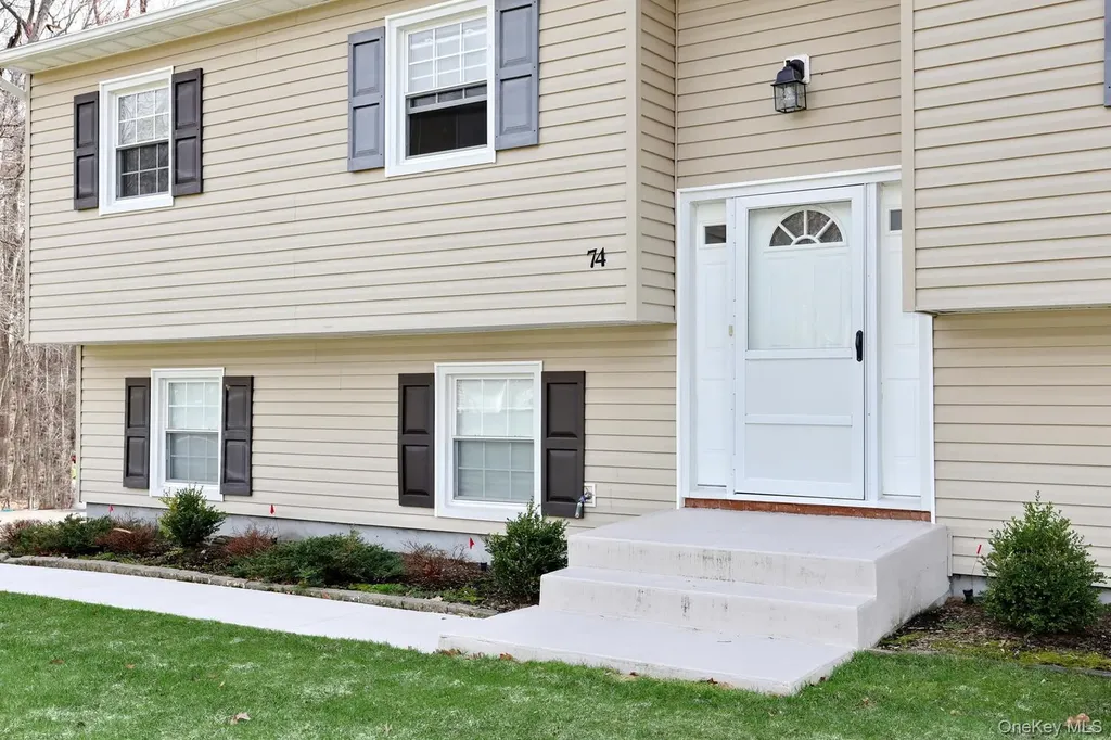 74 Minuteman Circle Orangeburg NY 10962