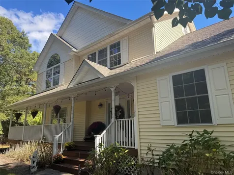 43 N Cozine Road Manorville NY 11949