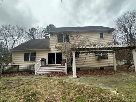43 N Cozine Road Manorville NY 11949