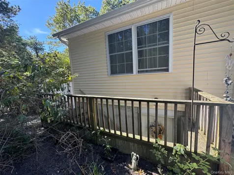 43 N Cozine Road Manorville NY 11949