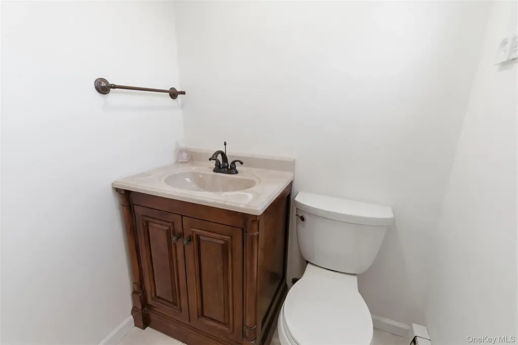 3 Rocket Court Selden NY 11784