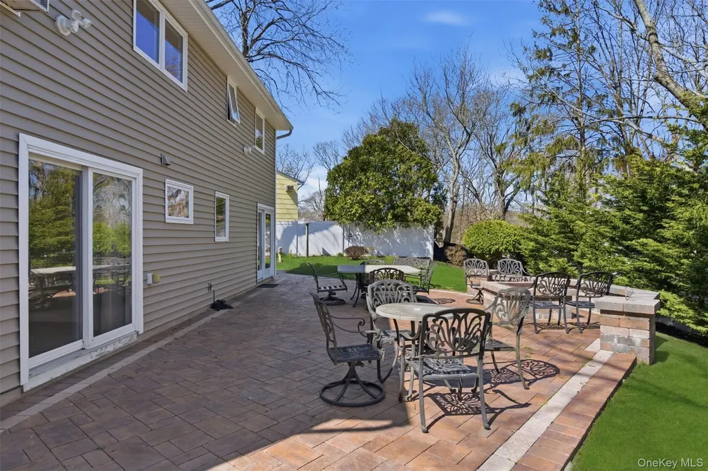 3 Rocket Court Selden NY 11784