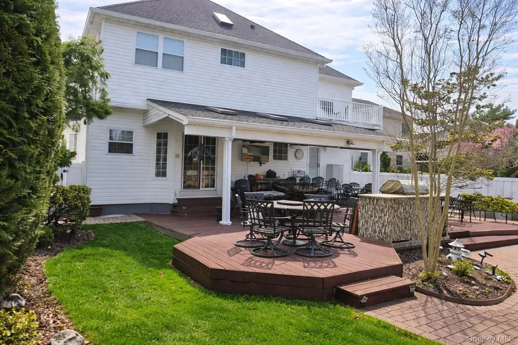 850 Linstead Lane North Bellmore NY 11710