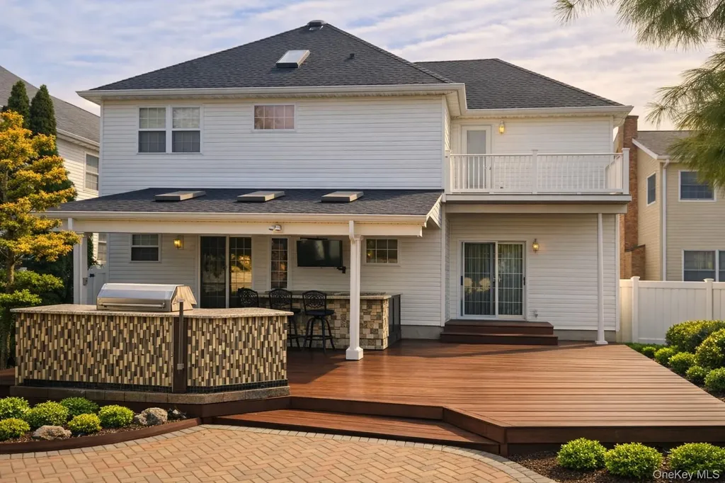 850 Linstead Lane North Bellmore NY 11710